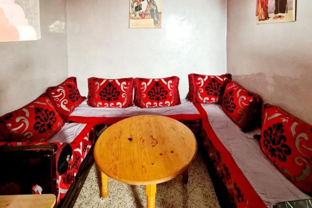 2 Bedrooms Flat And Rooftop ทากาเซาท์ ภายนอก รูปภาพ