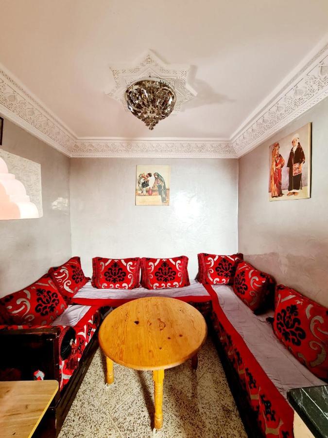 2 Bedrooms Flat And Rooftop ทากาเซาท์ ภายนอก รูปภาพ