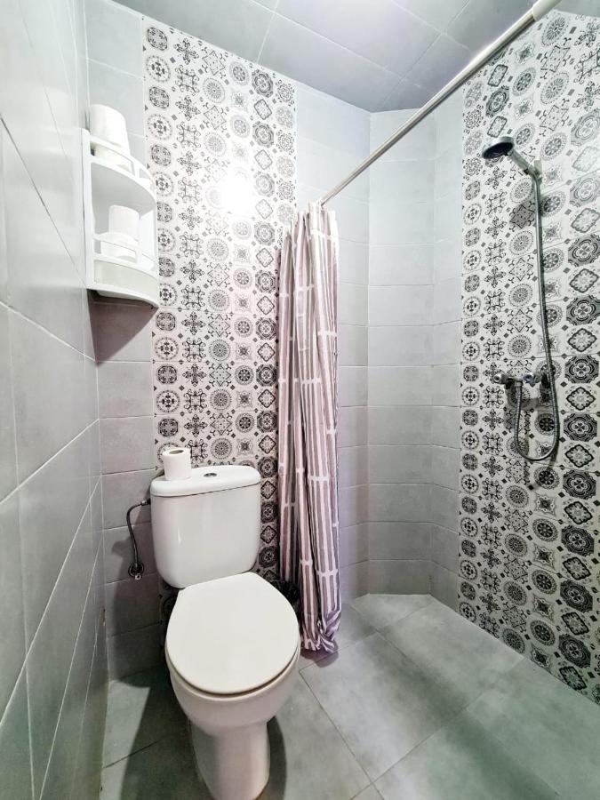 2 Bedrooms Flat And Rooftop ทากาเซาท์ ภายนอก รูปภาพ