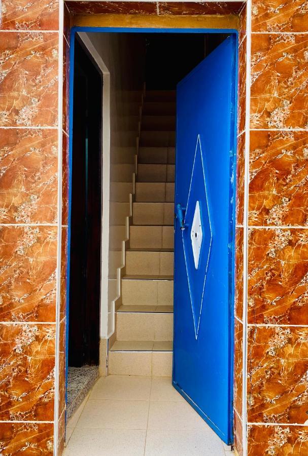 2 Bedrooms Flat And Rooftop ทากาเซาท์ ภายนอก รูปภาพ